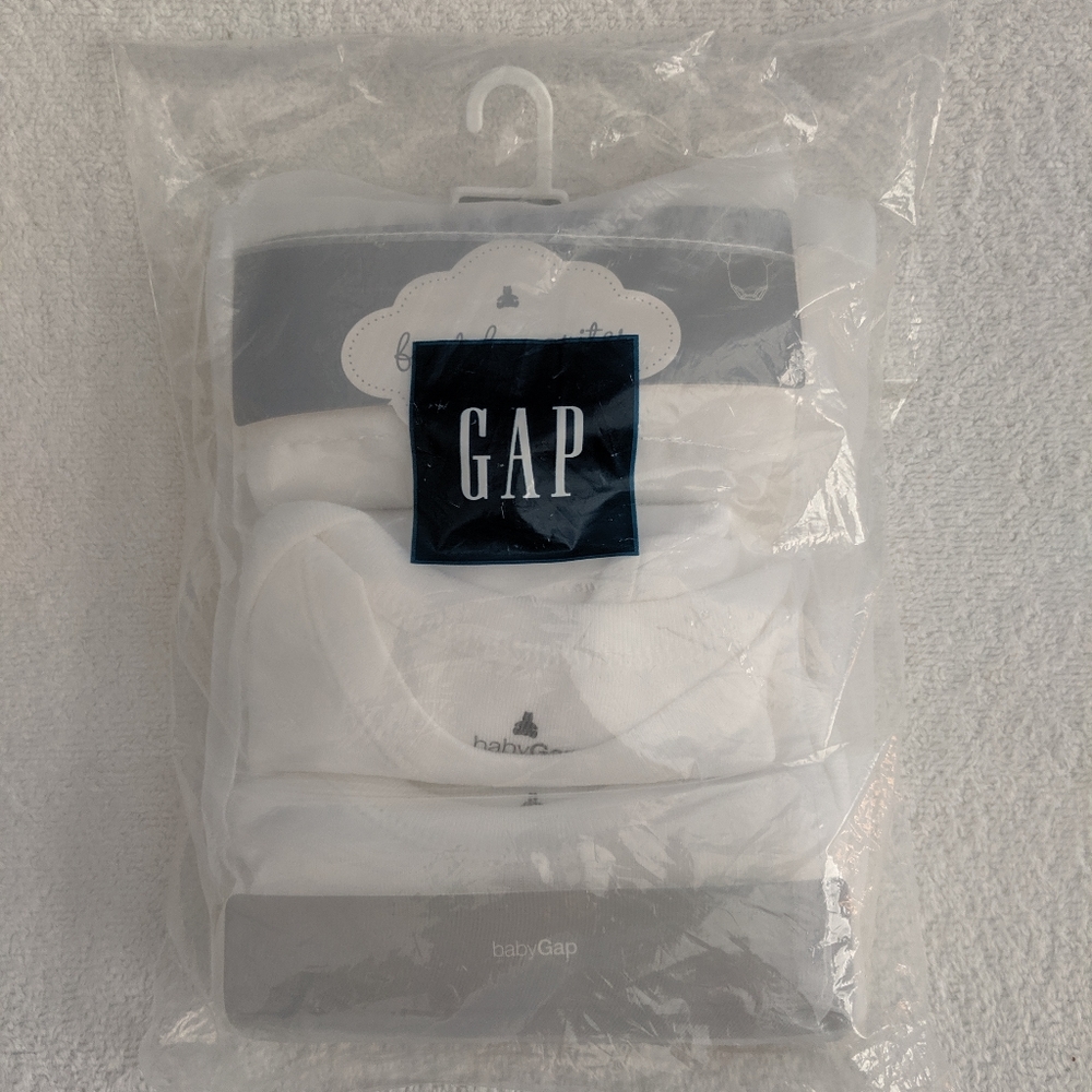 NIP Gap 12-18 Months 3-pack Short Sleeved Onsies